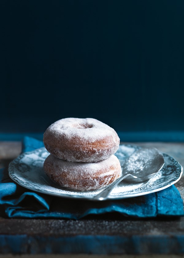 Apple and cinnamon doughnuts