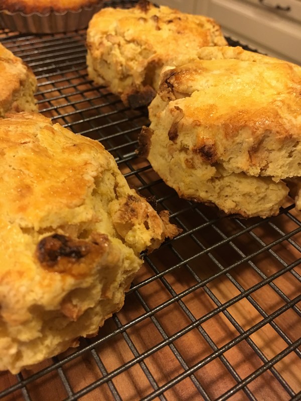 Apple and cinnamon scones