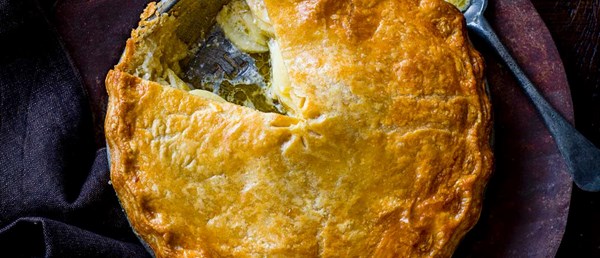 Apple and clotted cream pie