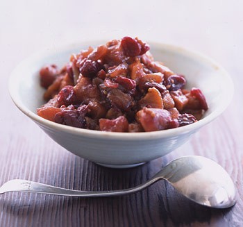 Apple and cranberry chutney