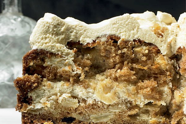 Apple and olive oil cake with maple icing