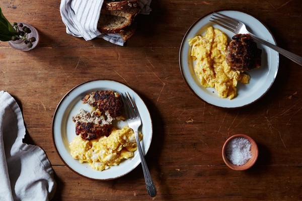 Apple and pork breakfast sausage