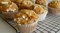 Apple and raisin muffins