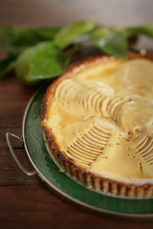 Apple and yoghurt tart