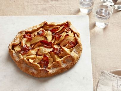 Apple-bacon galette