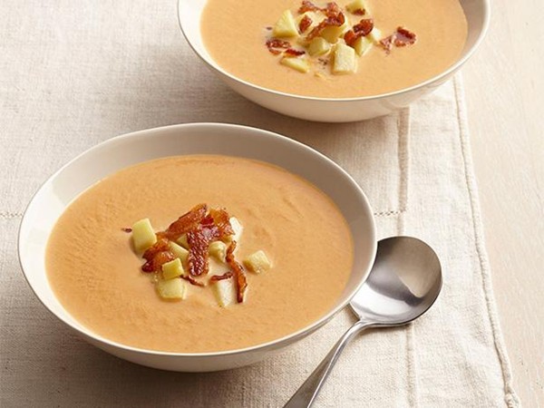 Apple-bacon pumpkin soup