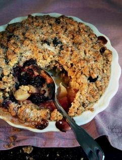Apple blackberry crumble with muesli topping