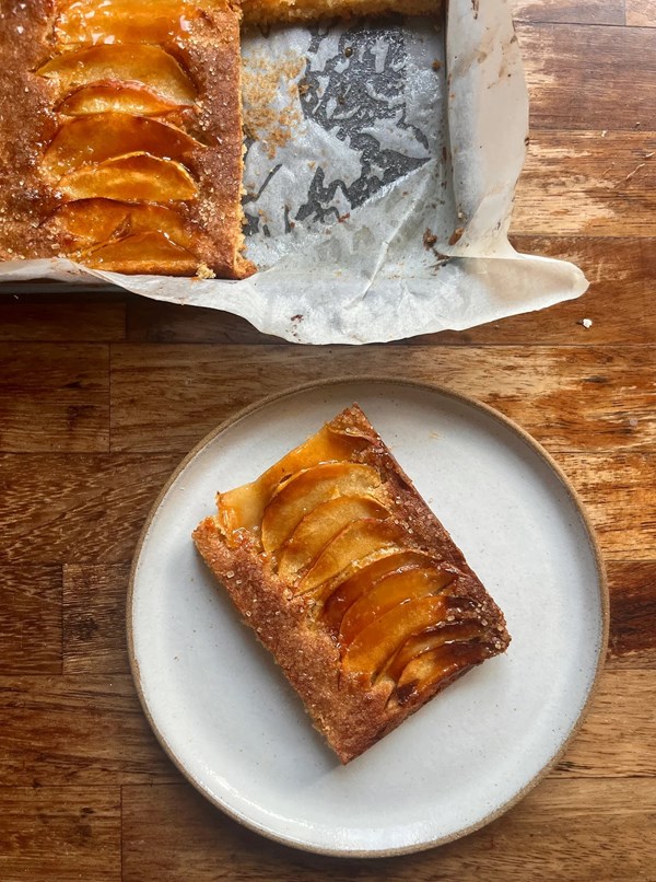 Apple cake