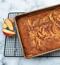 Apple cake lasagne
