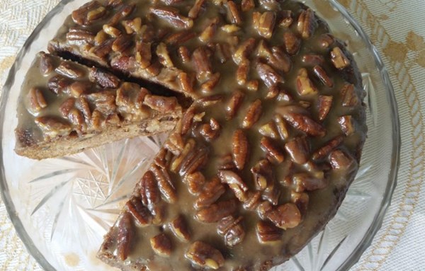 Apple cake with pecan glaze