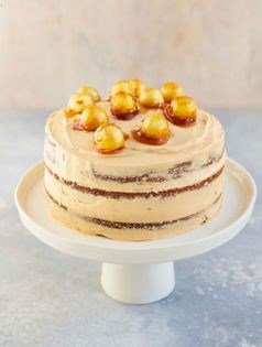 Apple caramel cake
