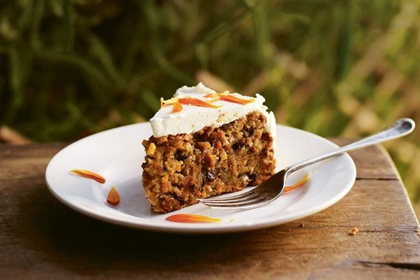 Apple, carrot, lemon and cinnamon cake