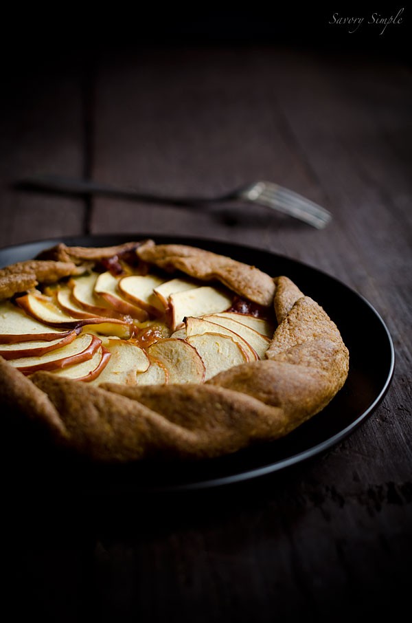 Apple, cheddar and caramelized onion galette