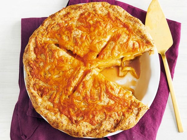 Apple-cheddar pie