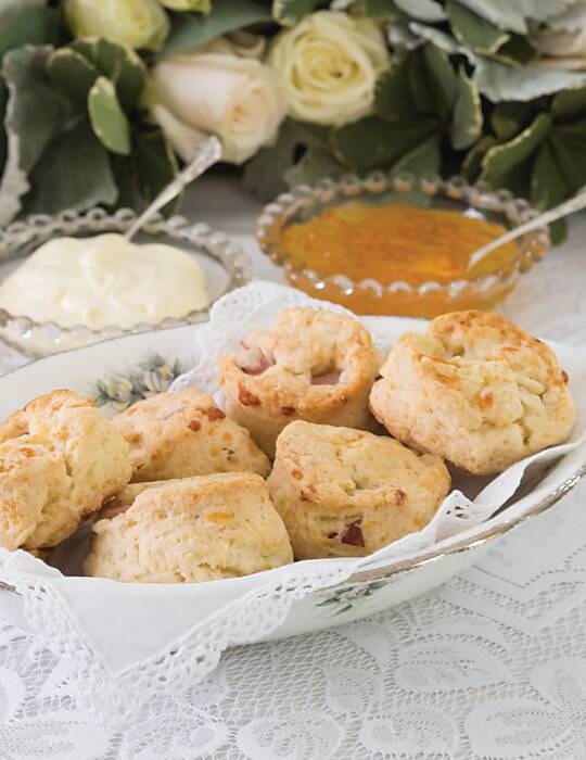 Apple-cheddar scones