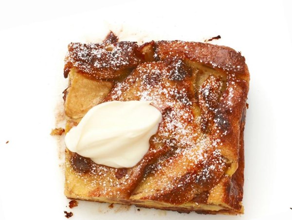 Apple-chocolate chip bread pudding