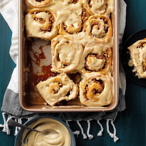 Apple cider cinnamon rolls