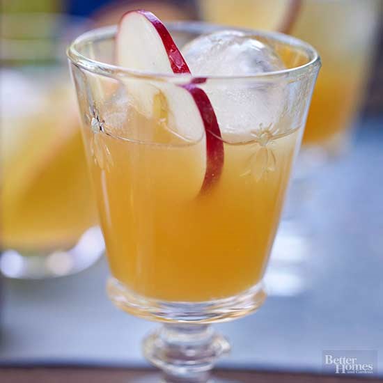 Apple cider cocktail