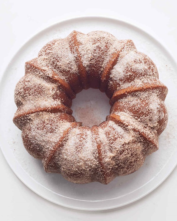 Apple-cider doughnut cake