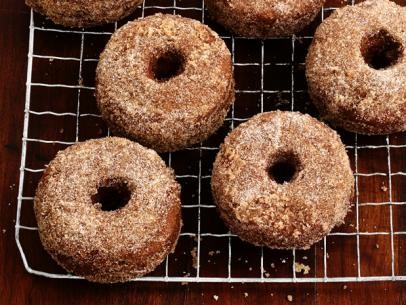 Apple cider doughnuts