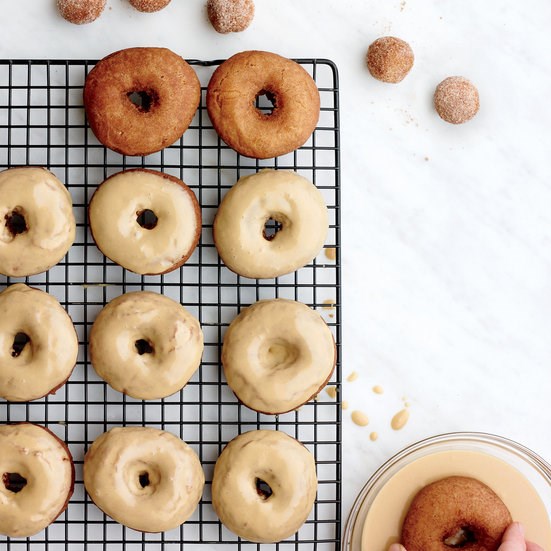 Apple cider doughnuts