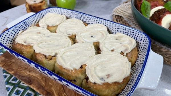 Apple cinnamon biscuit buns