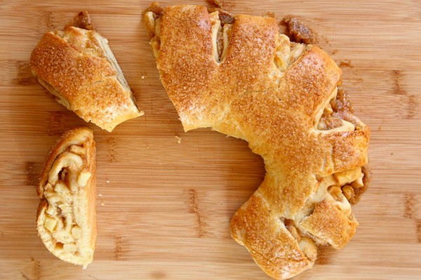 Apple cinnamon coffee cake