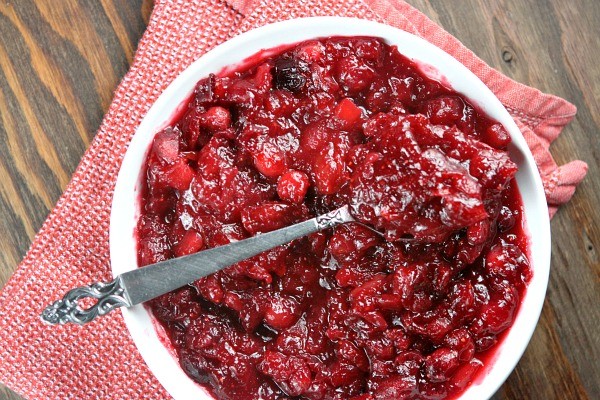 Apple cinnamon cranberry sauce