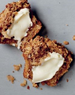 Apple cinnamon crumble muffins