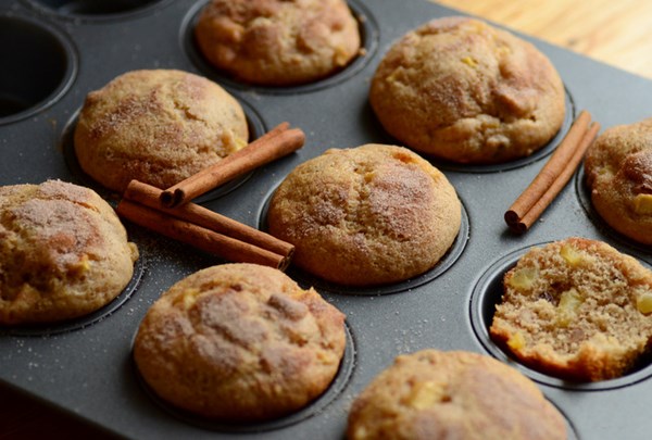Apple cinnamon pecan muffins
