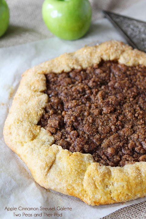 Apple cinnamon streusel galette
