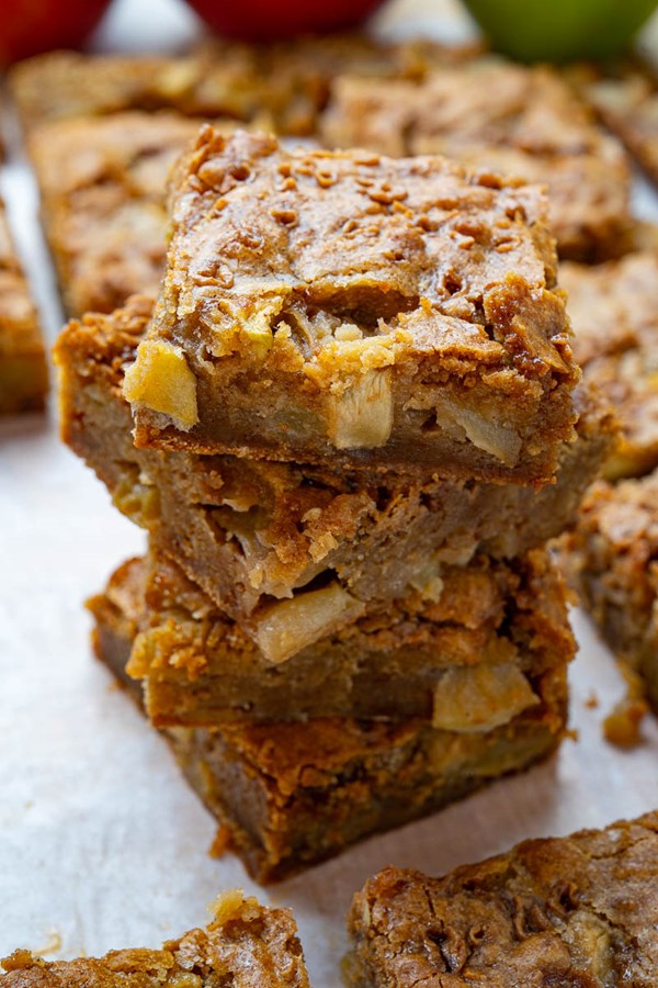 Apple cinnamon toffee bars