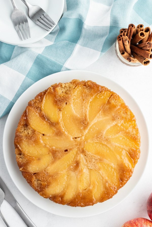 Apple cinnamon upside down cake