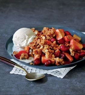 Apple-cranberry crumble
