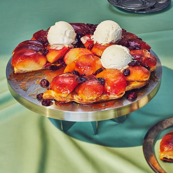 Apple-cranberry tarte Tatin