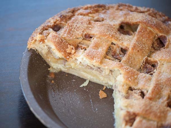 Apple crème fraîche pie