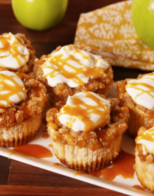 Apple crisp cheesecakes
