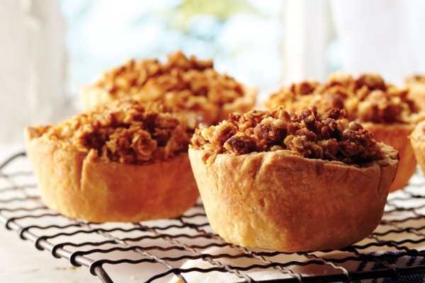 Apple crisp tarts