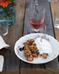 Apple crisp with dried cranberries