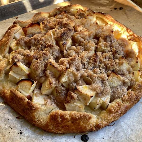 Apple crostata