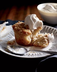 Apple crumb coffee cakes