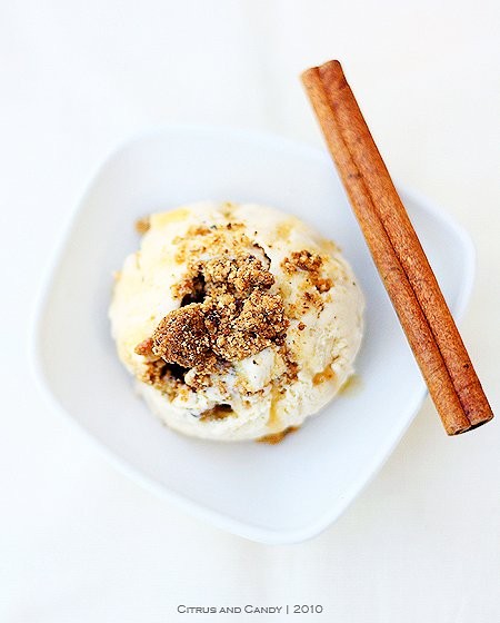 Apple crumble ice cream
