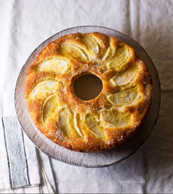 Apple custard cake