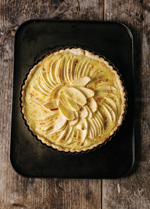 Apple custard tart