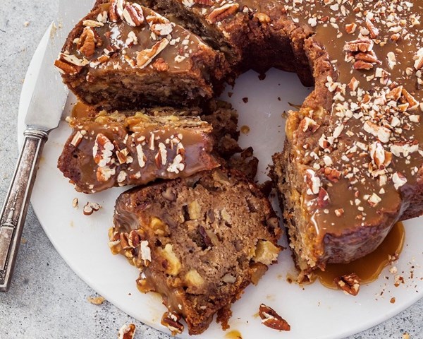 Apple dapple cake