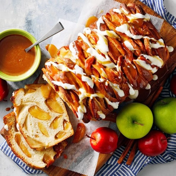 Apple dumpling pull-apart bread