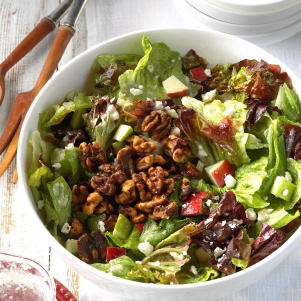 Apple-feta tossed salad 