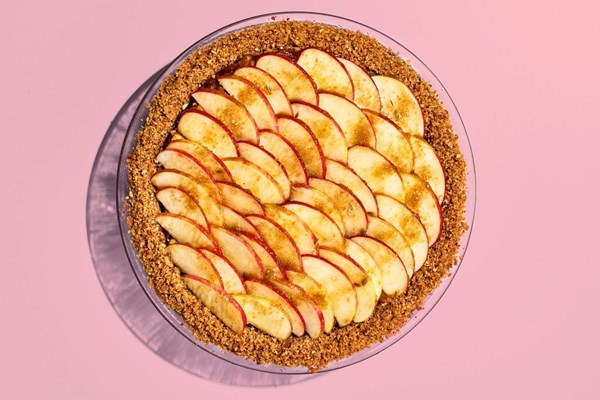 Apple flambé pie