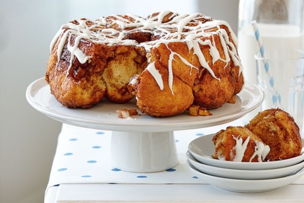 Apple fritter monkey bread