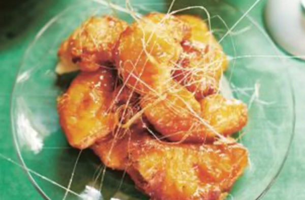 Apple fritters with caramel